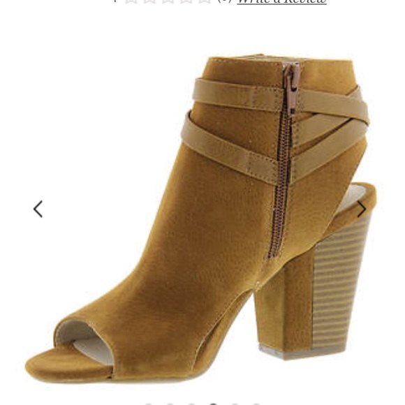 White Mountain Shoes - Brand new size 8 heels!